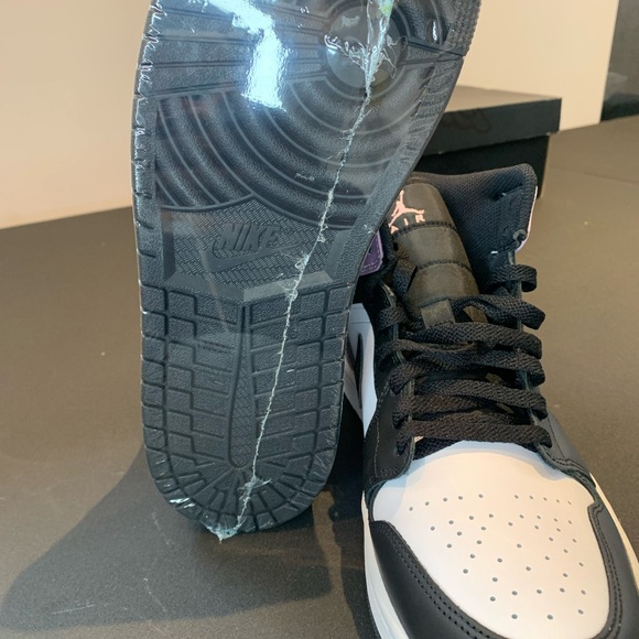 Nike Air Jordan 1 Mid “Purple Galaxy” - Picture 3 of 3